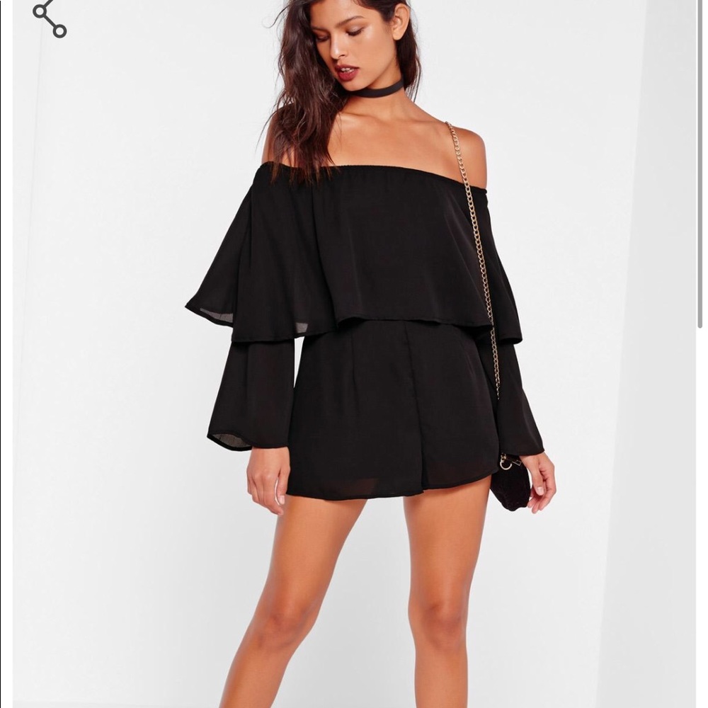 BLACK FLOWY ROMPER